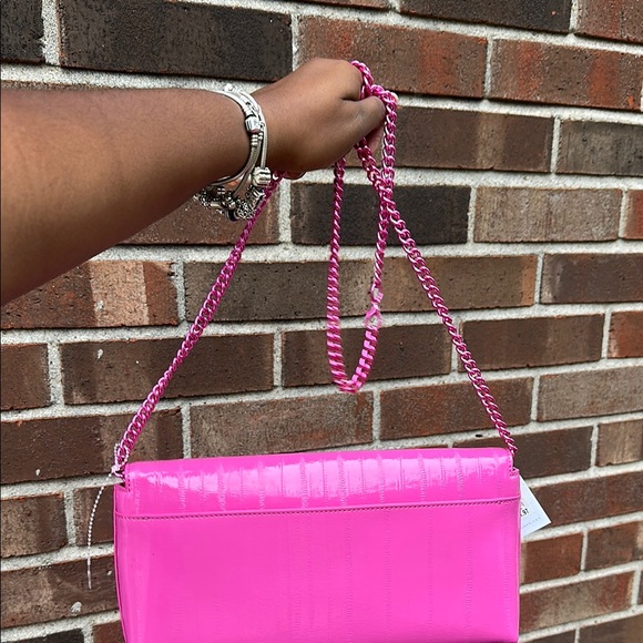 Kurt Geiger Pink Crossbody Bag with Chain Strap - Picture 3 of 4
